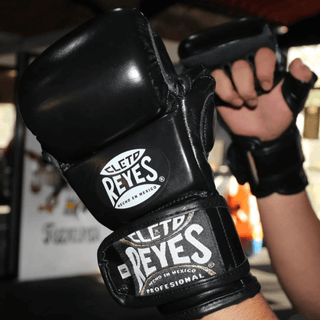 Guantes MMA Cleto Reyes Entrenamiento Black Mamba