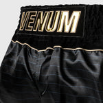 Pantalones cortos kick-thai Venum Attack